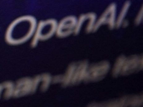 imagem com fundo escuro com o escrito OpenAI em primeiro plano